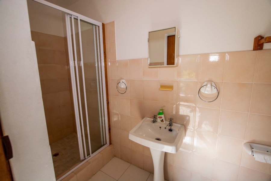 5 Bedroom Property for Sale in Paradise Beach Eastern Cape